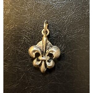Fleur De Lis New Orleans Silver Tone Pendant For Necklace Or Charm Bracelet 1 In